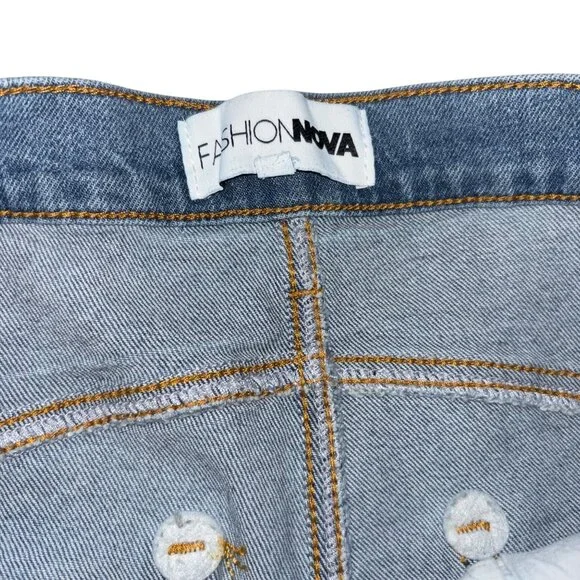 Fashion Nova Size 13 Flared Jeans Light Wash - Picture 4 of 7